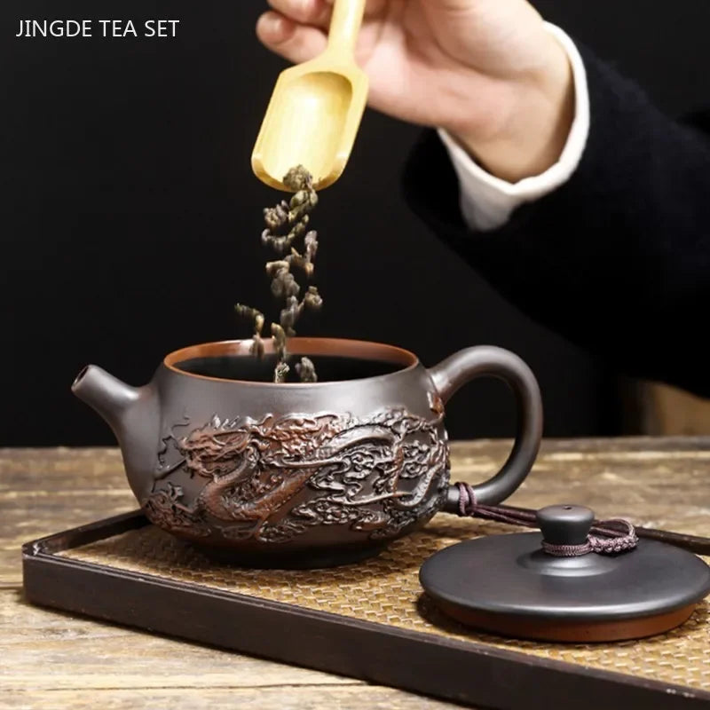 180ml Chinese Yixing Purple Clay Tea Pot Hand-carved Dragon Pattern Teapot Zisha Filter Teaware Customized Beauty Tea Infuser